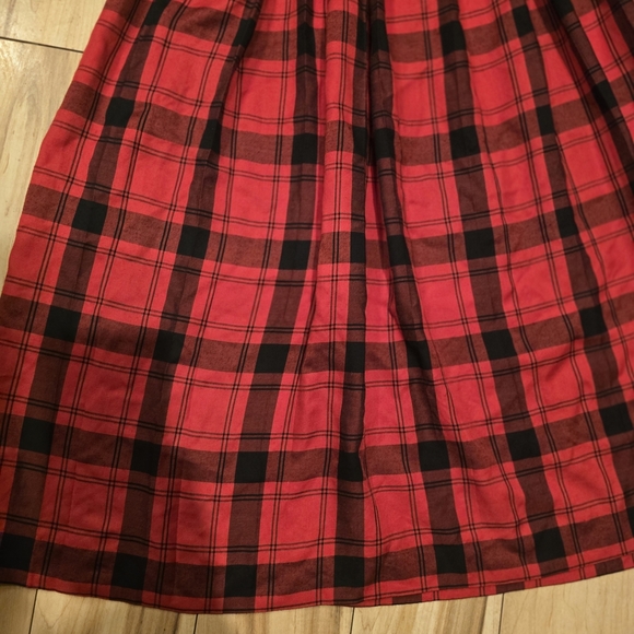 Liz Claiborne Red and Black Plaid A-Line Skirt - Picture 5 of 7